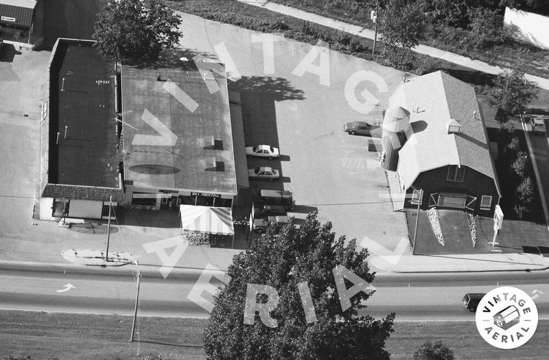 Bob-In Restaurant (Bob-In Again, Bobs Drive-In) - 1989 Photo Of Bob-In Again On Right